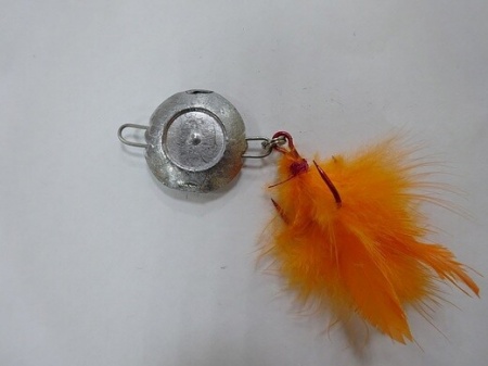 Груз пуговка (жерех) 40 гр (оснащен мушкой на крючке)